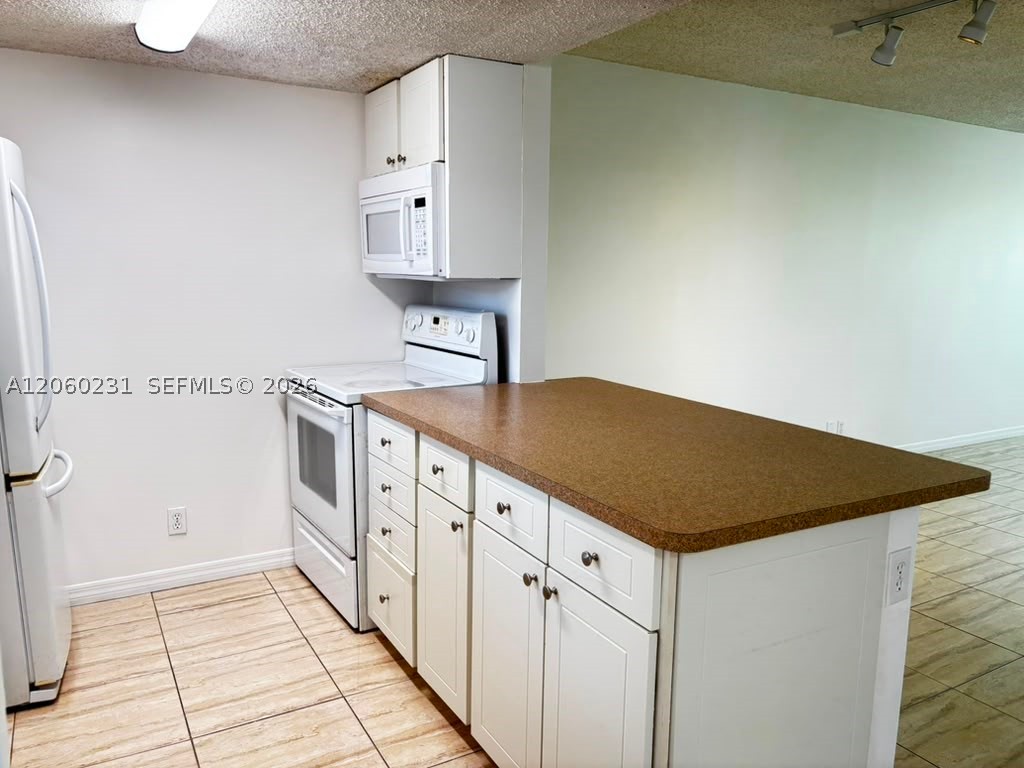 6292 La Costa Dr H Property Photo 13