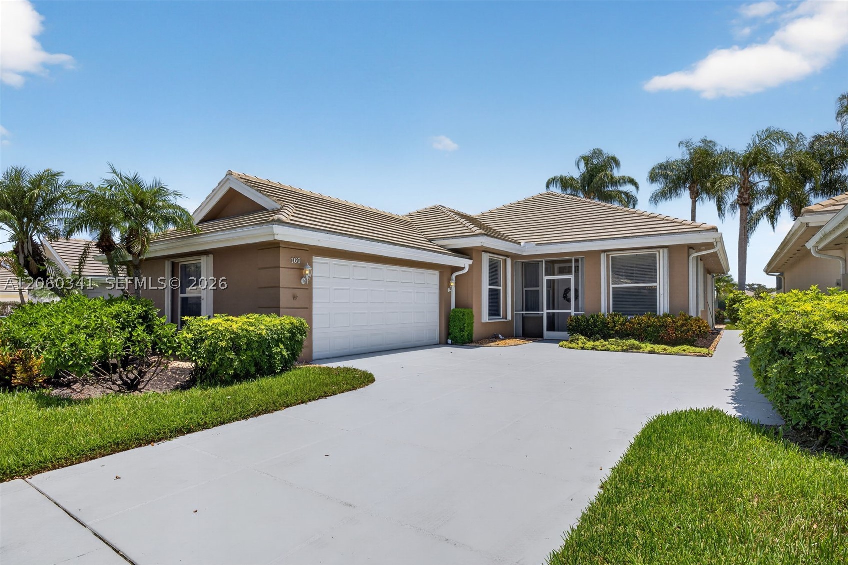169 NW Bentley Cir Property Photo 1