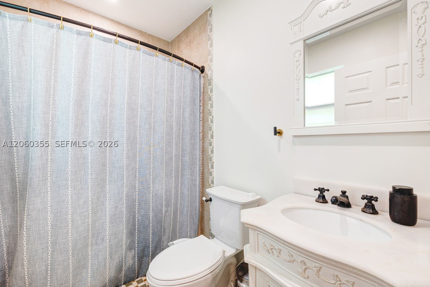 815 Monterey St Property Photo 13