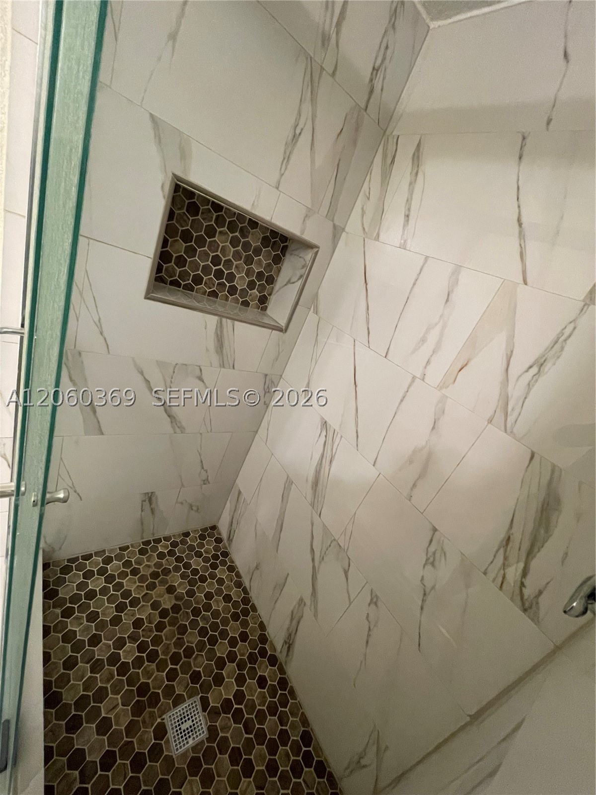 16240 Laurel Dr 101 Property Photo 11