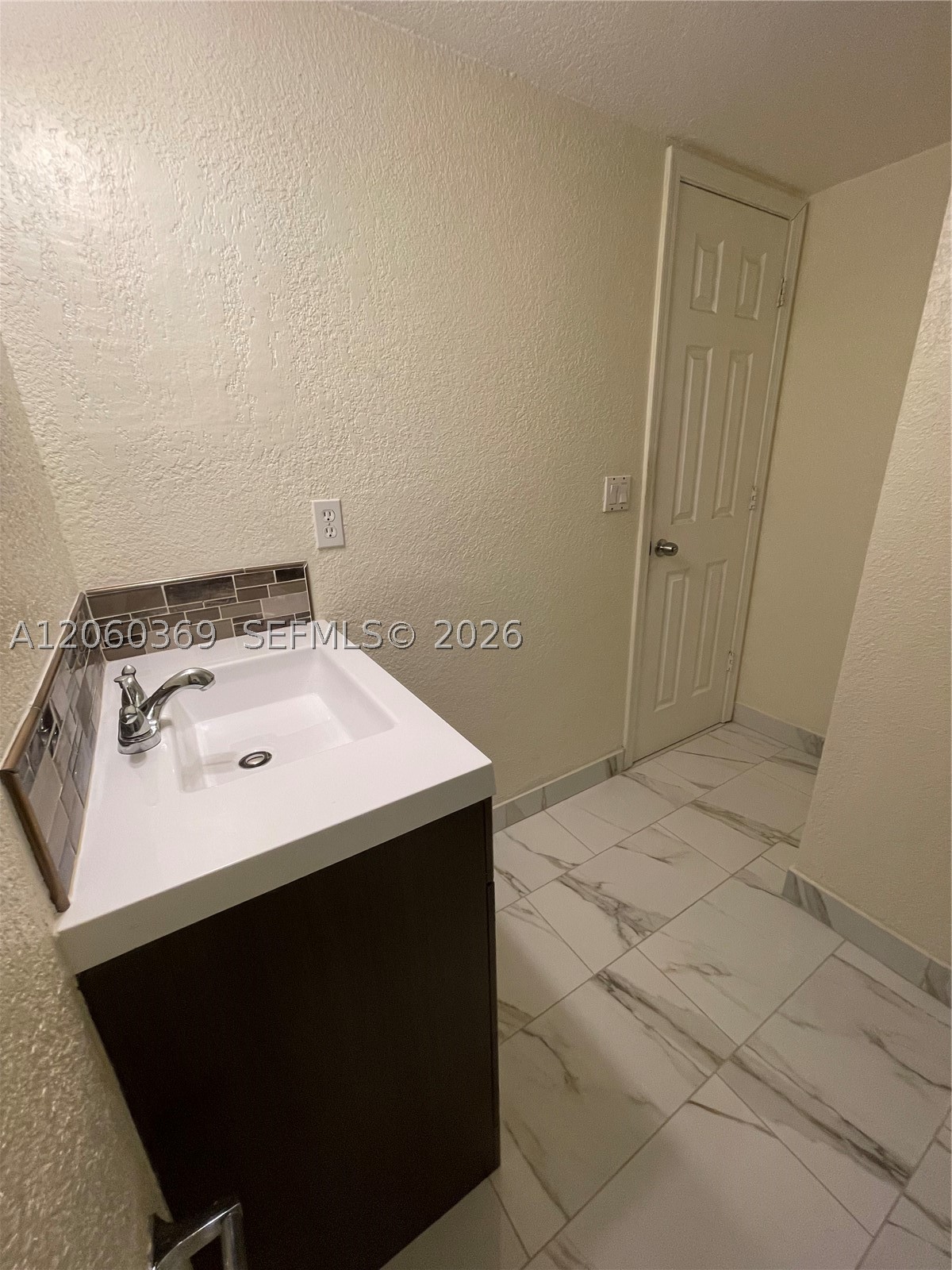 16240 Laurel Dr 101 Property Photo 13