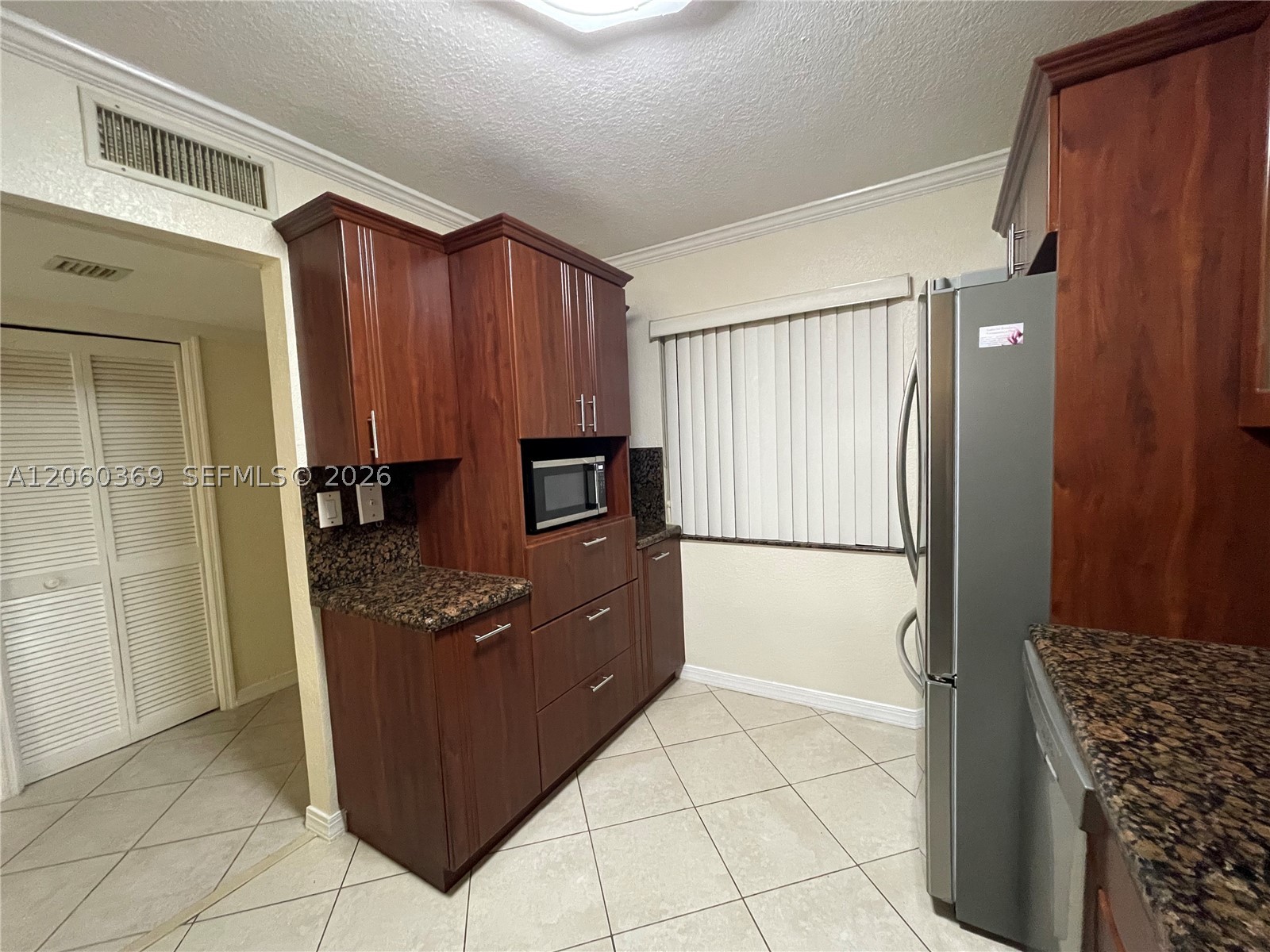 16240 Laurel Dr 101 Property Photo 17