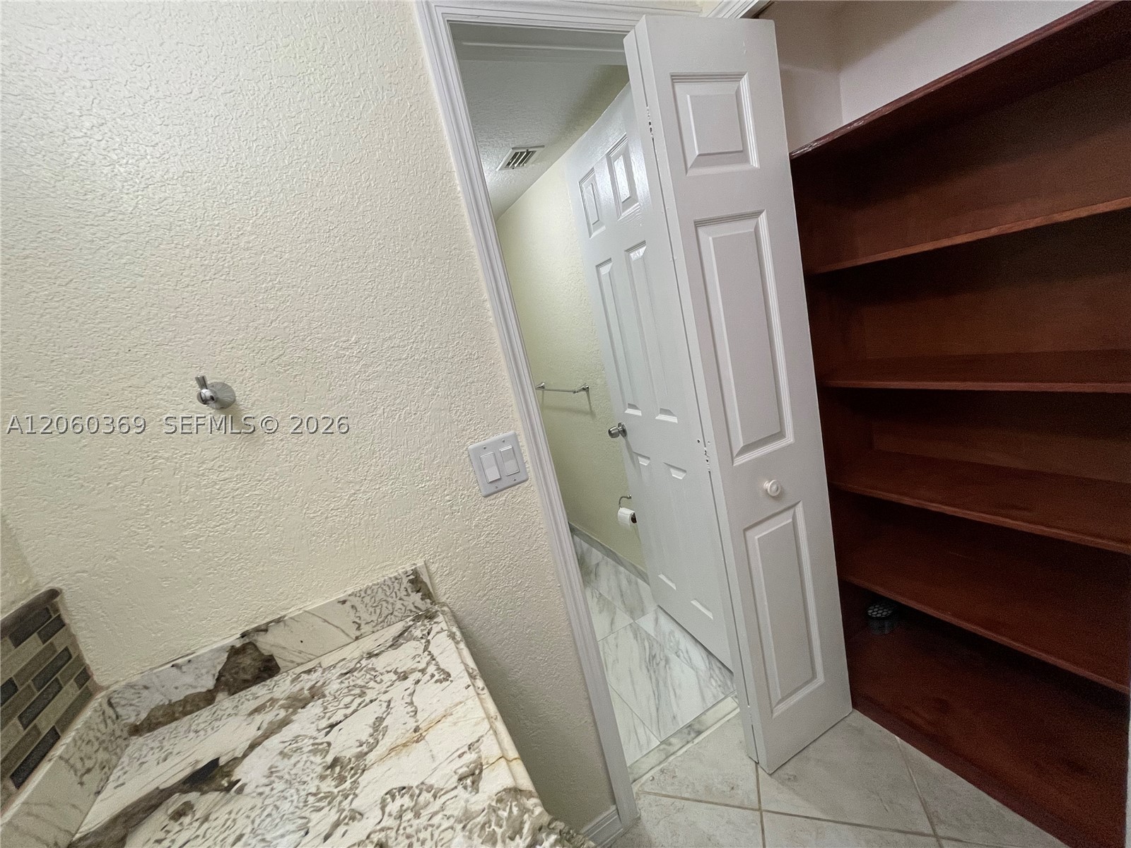 16240 Laurel Dr 101 Property Photo 38