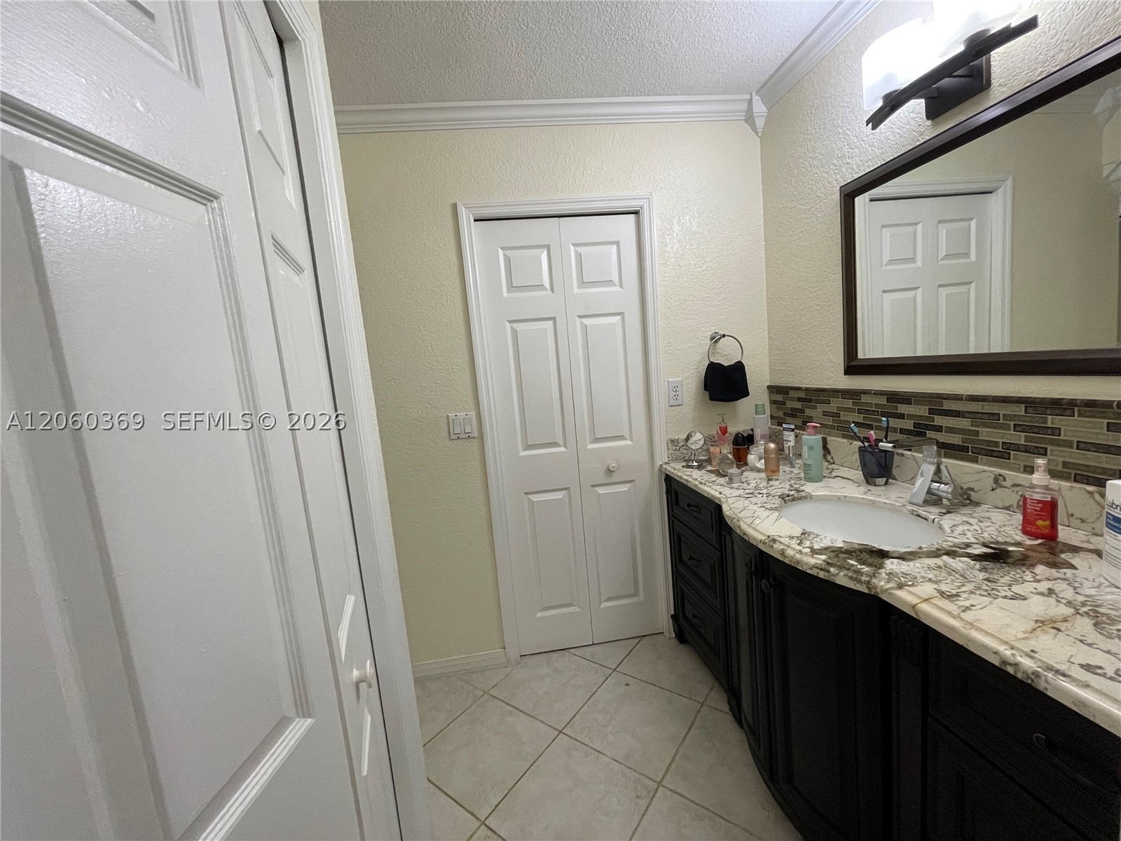 16240 Laurel Dr 101 Property Photo 40