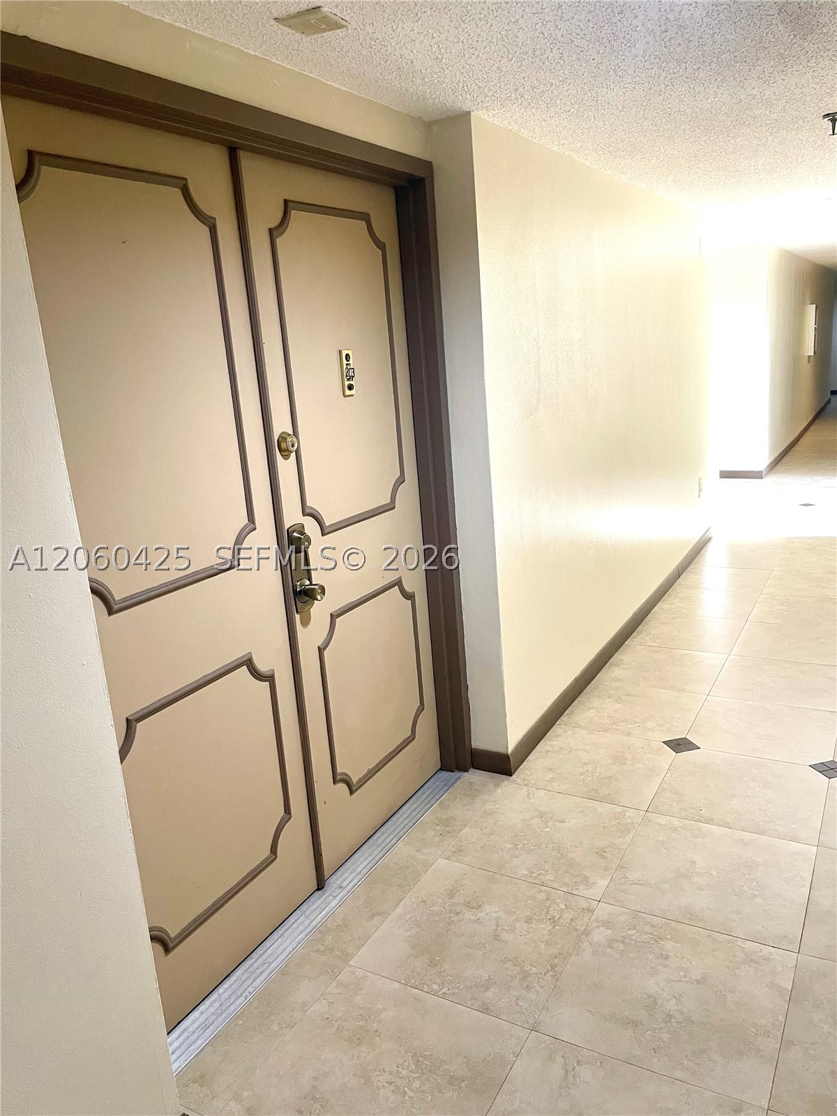 17890 W Dixie Hwy 203 Property Photo 3