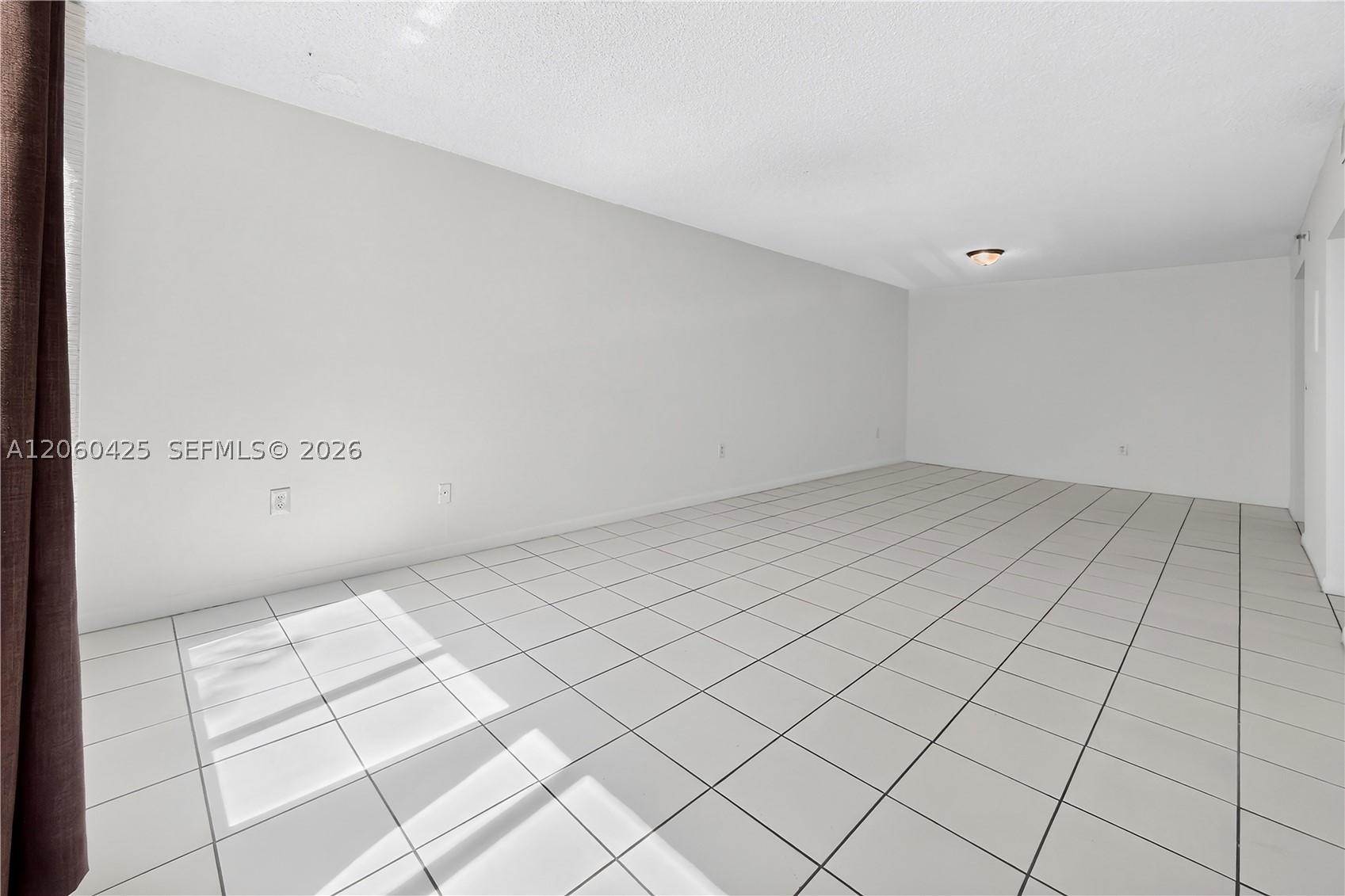 17890 W Dixie Hwy 203 Property Photo 9