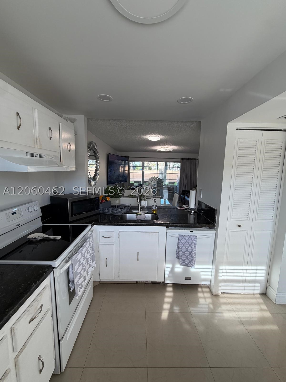 8814 W Mcnab Rd 103 Property Photo 11