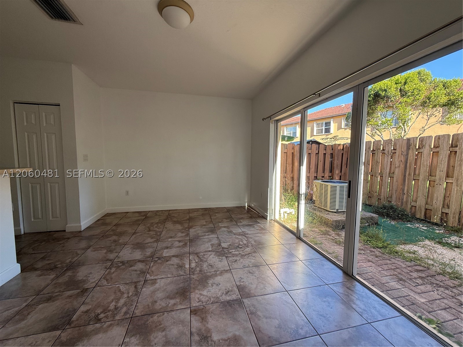 3360 Ne 14th Dr 104-30 Property Photo 27