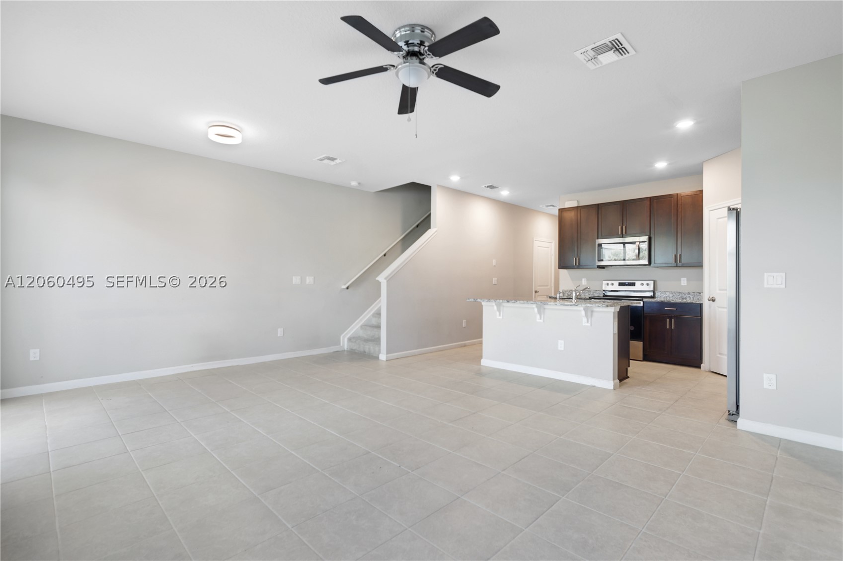 1761 Lindley St Property Photo 9