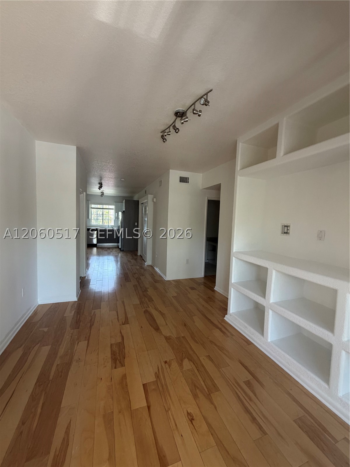 2010 Taylor St 8b Property Photo 9