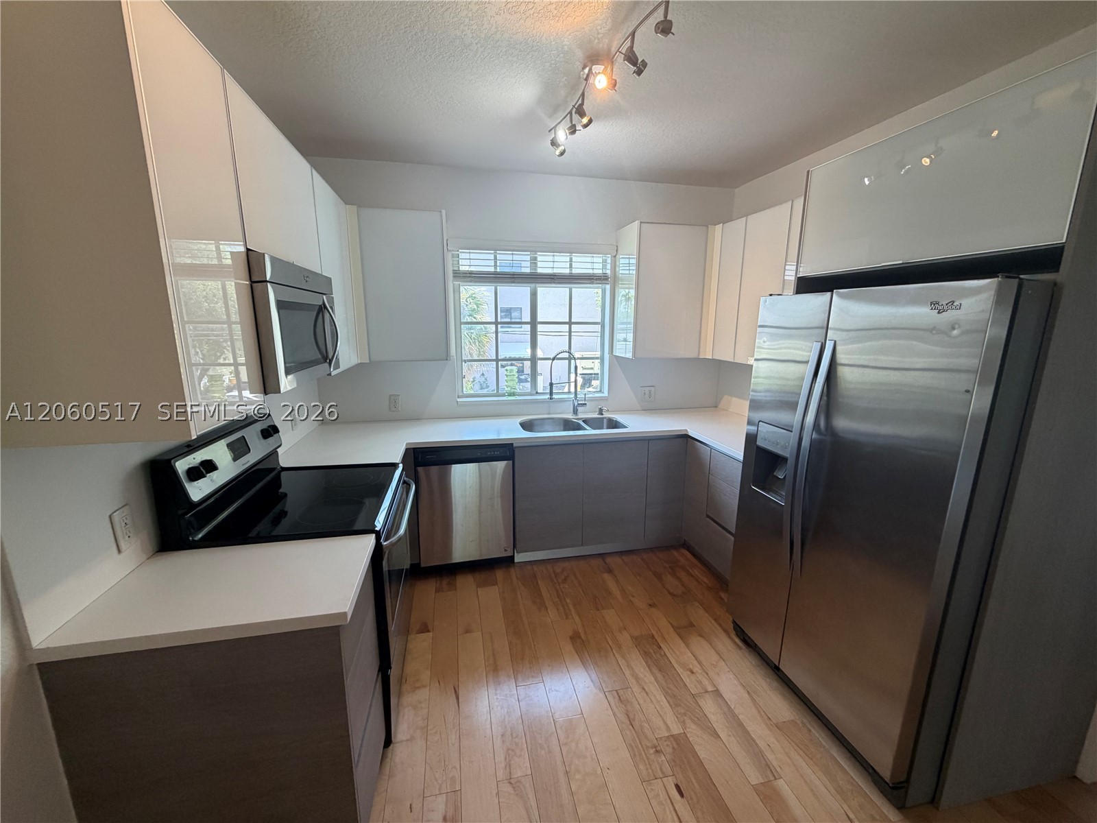 2010 Taylor St 8b Property Photo 10