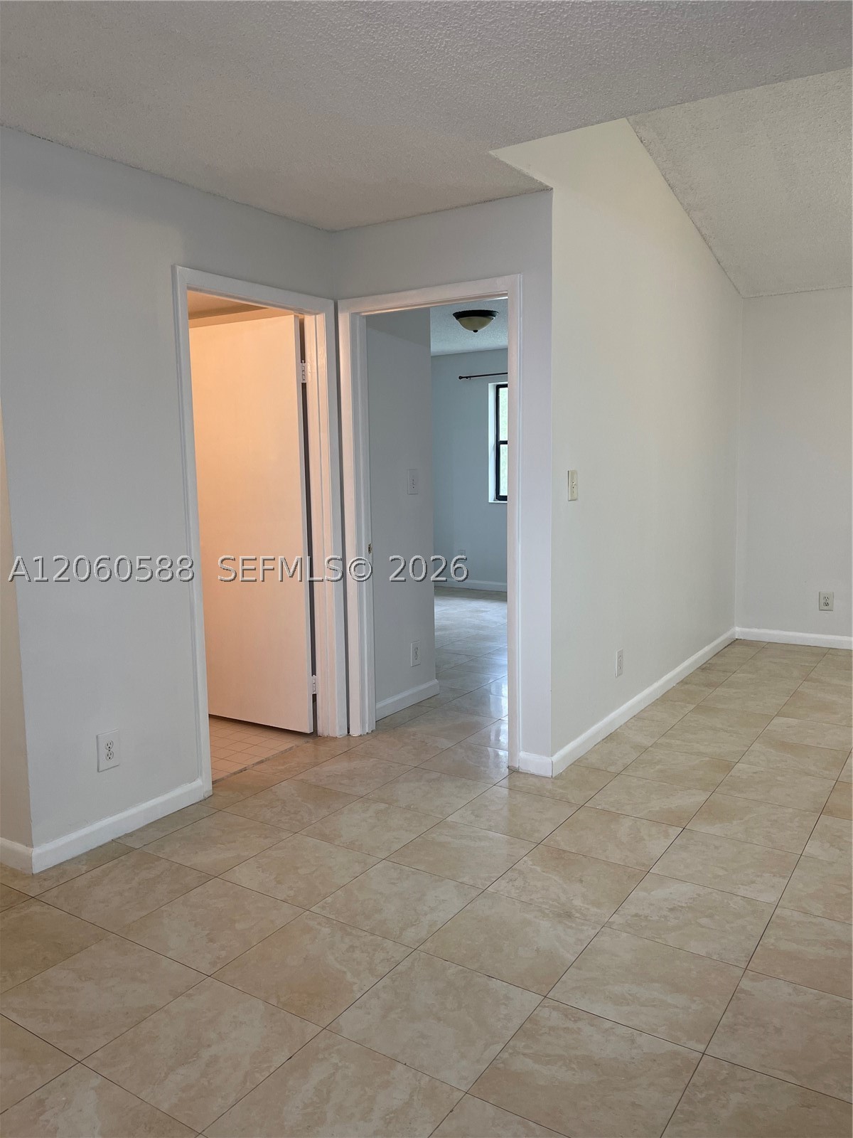 530 S Park Rd 28-11 Property Photo 17
