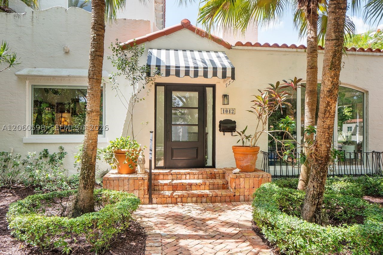 1042 Sorolla Ave Property Photo 7