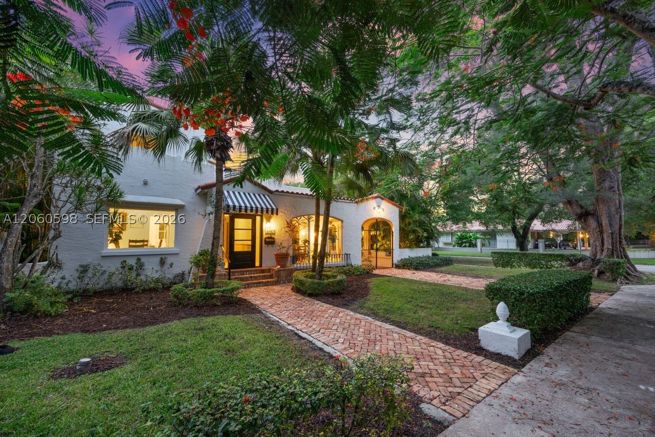 1042 Sorolla Ave Property Photo 11