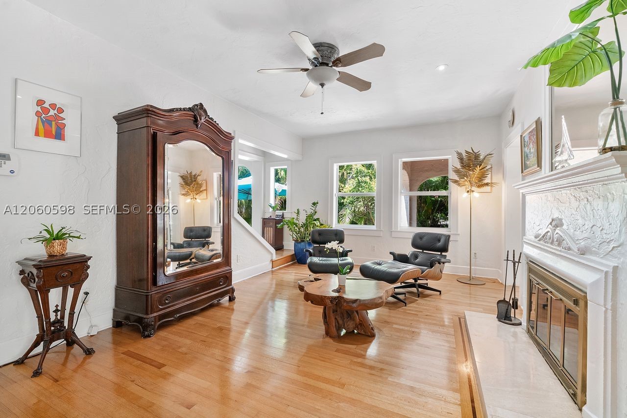 1042 Sorolla Ave Property Photo 16