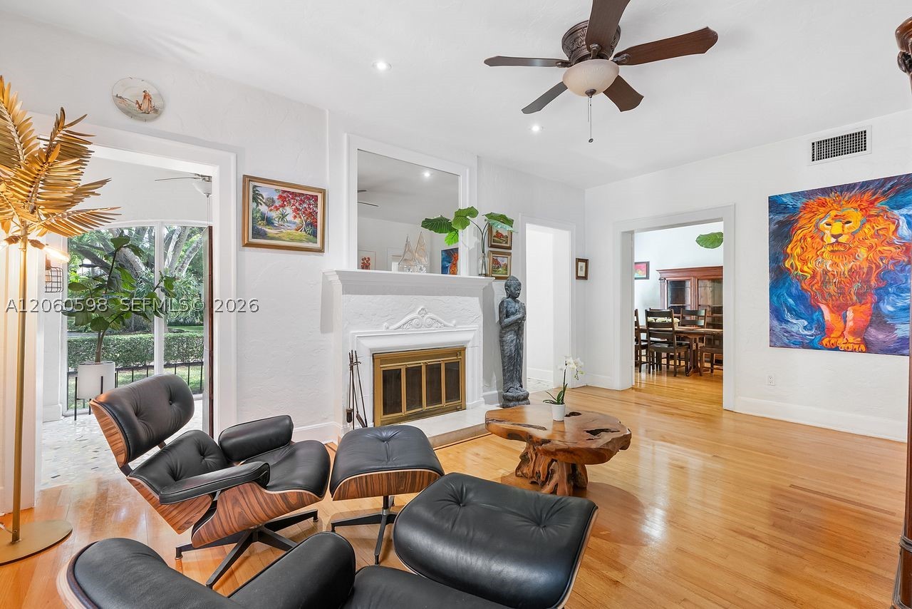 1042 Sorolla Ave Property Photo 18