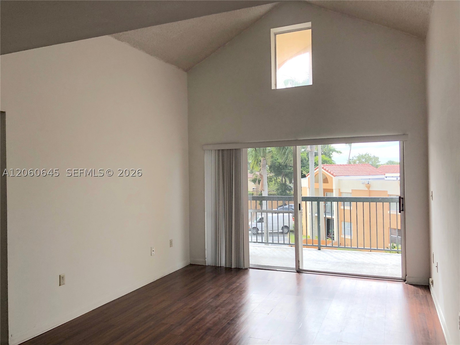 6280 Nw 186th St 311 Property Photo 8