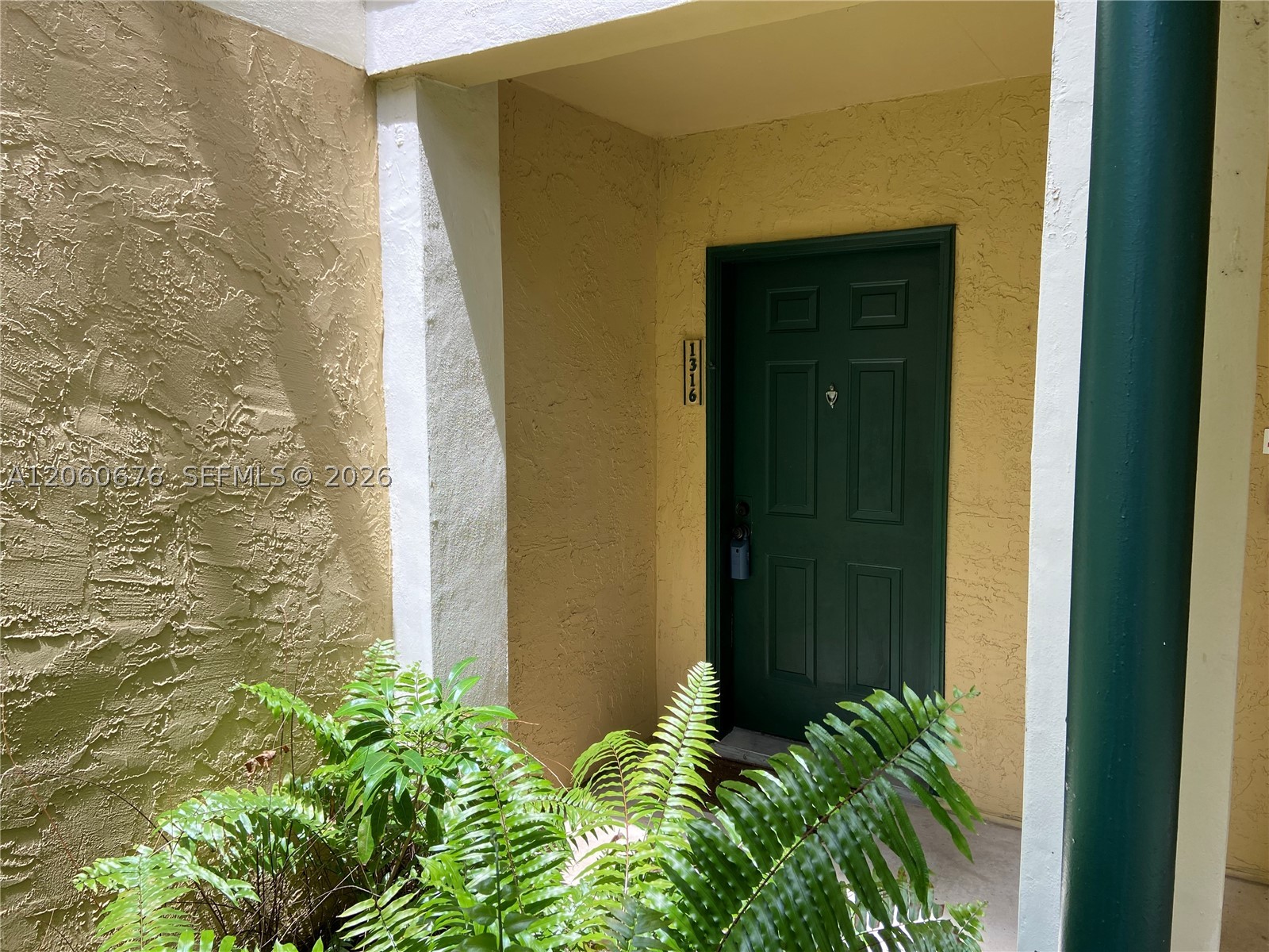 755 Riverside Dr 1316 Property Photo 2