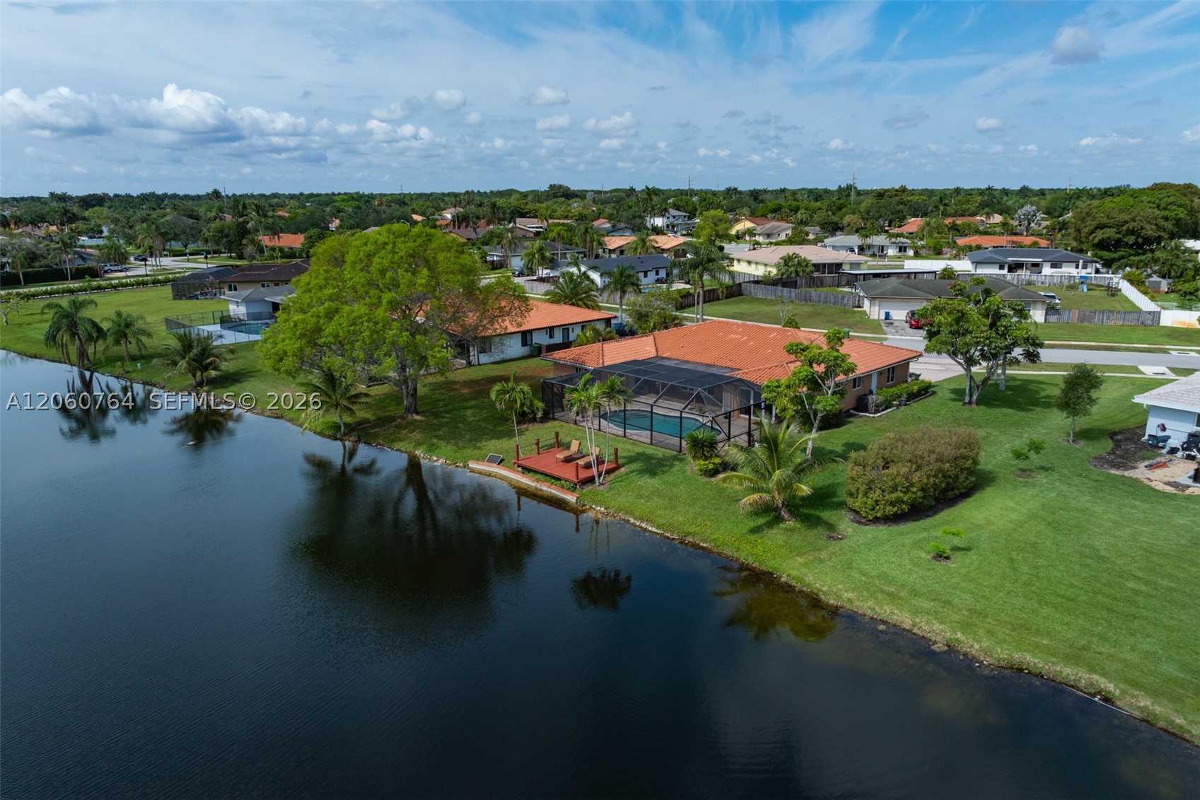 424 Sailboat Cir Property Photo 1