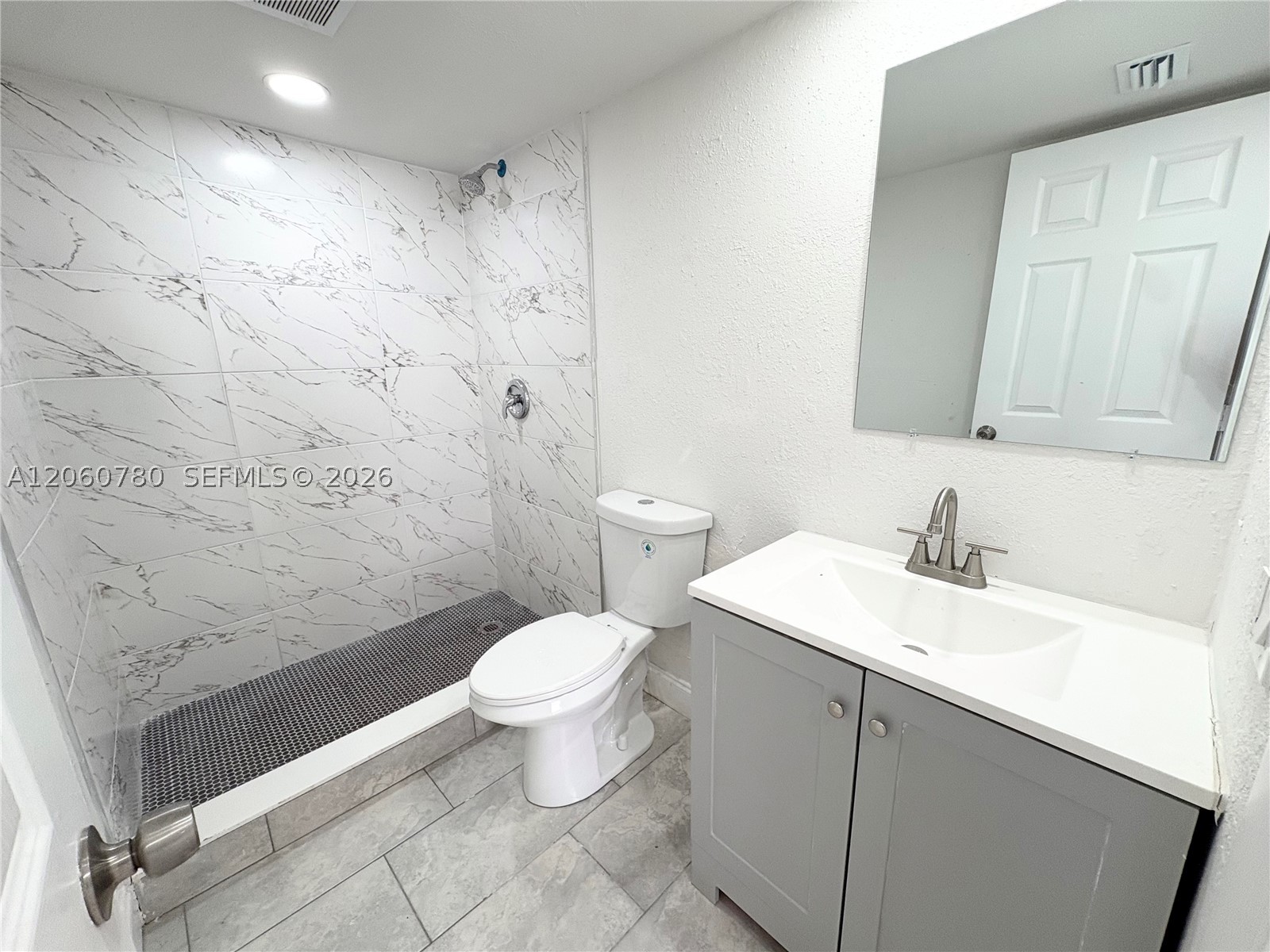 4119 Woodside Dr 2 Property Photo 8