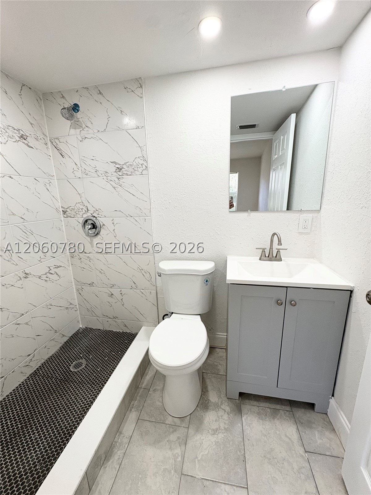 4119 Woodside Dr 2 Property Photo 9