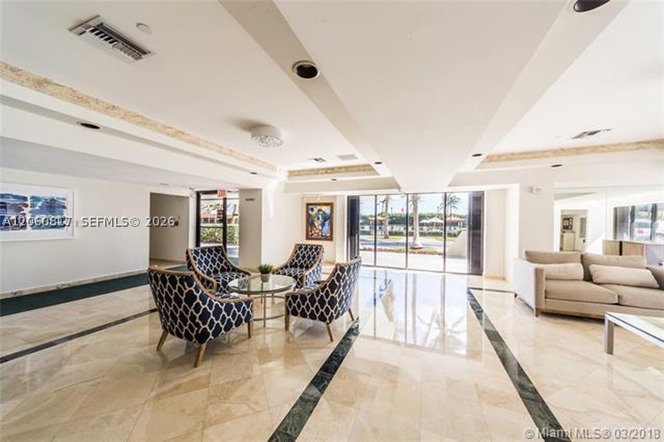 2625 Collins Ave 810 Property Photo 2