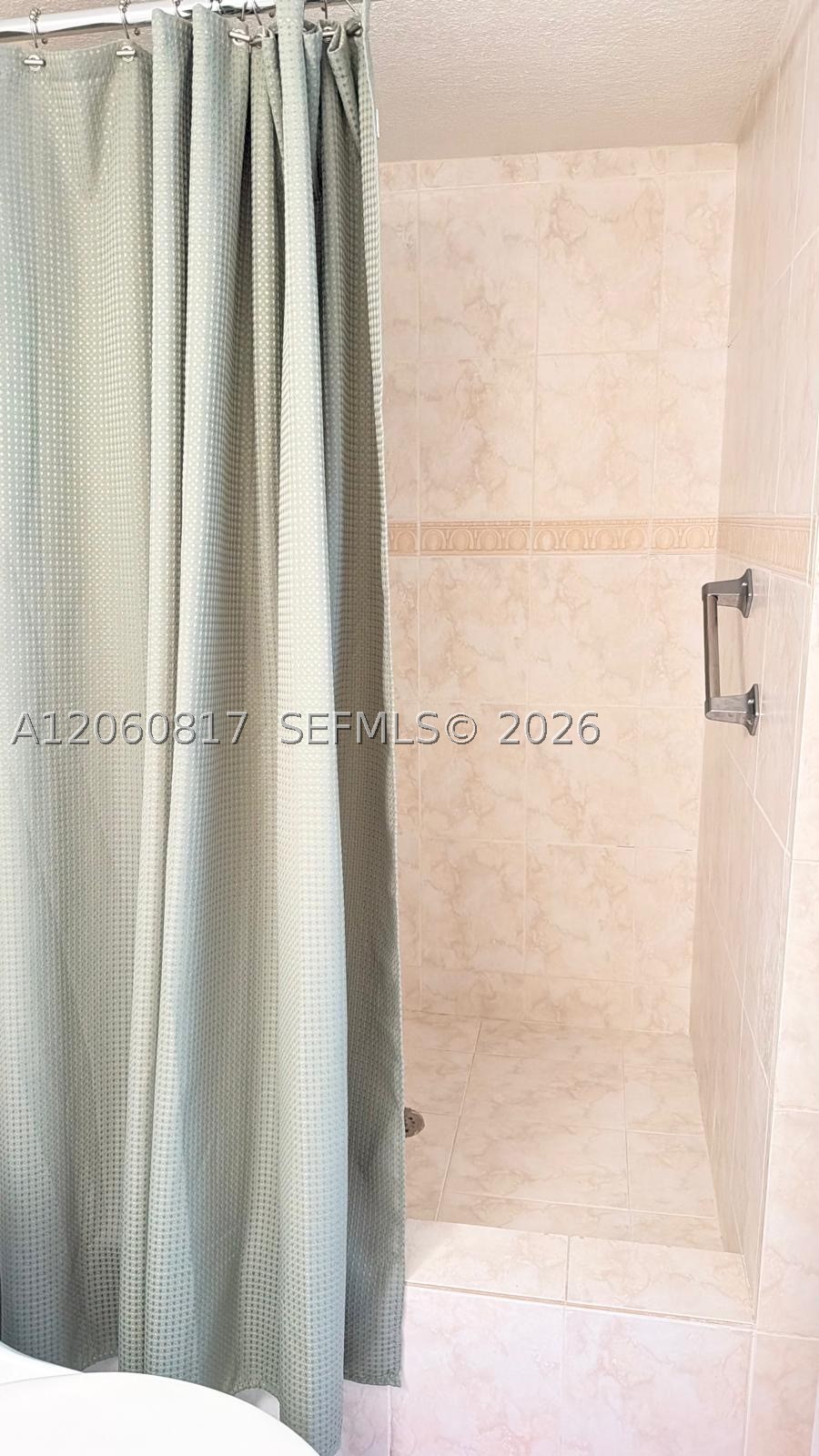 2625 Collins Ave 810 Property Photo 12