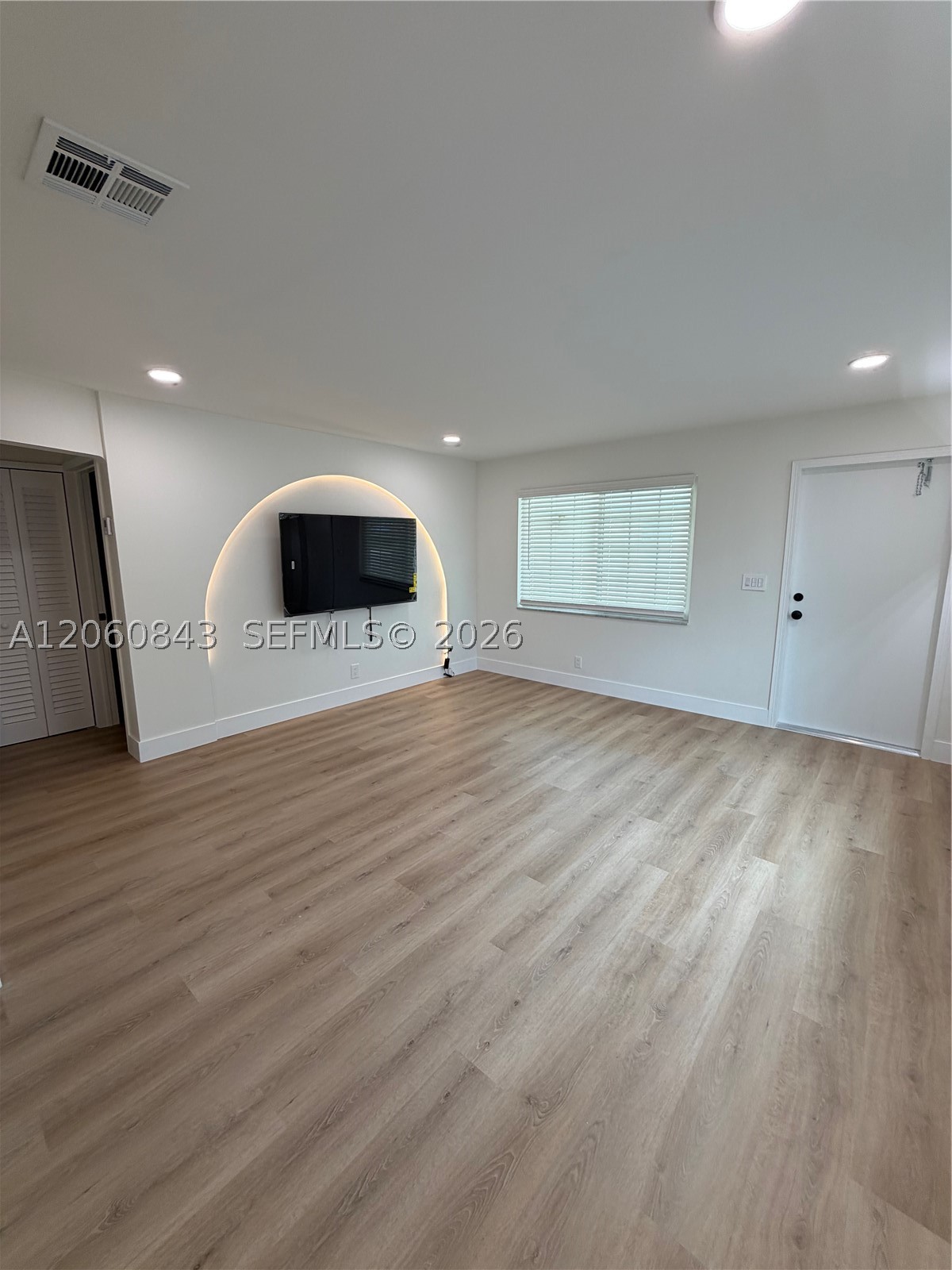 708 Sw 7th Ave 1 Property Photo 2
