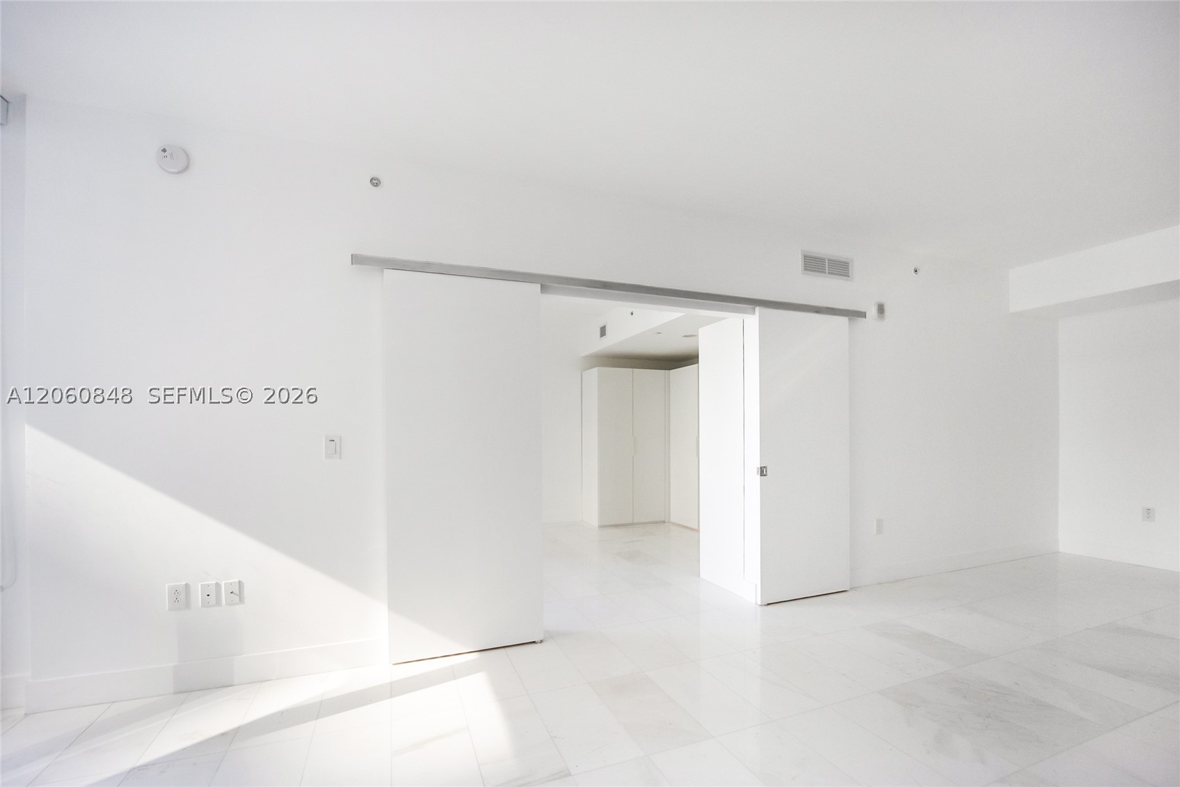 1010 Brickell Ave 2708 Property Photo 4