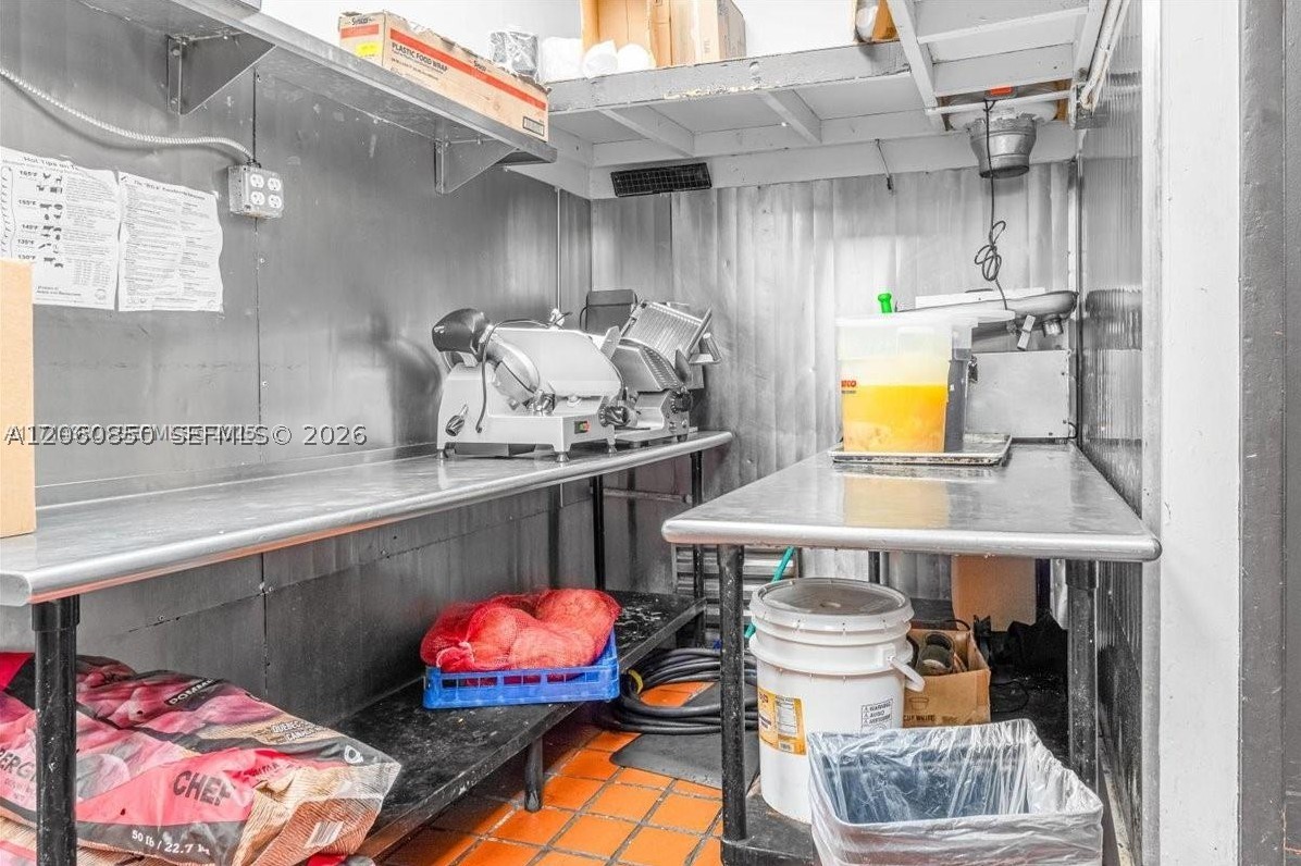 A12060850 Property Photo 13