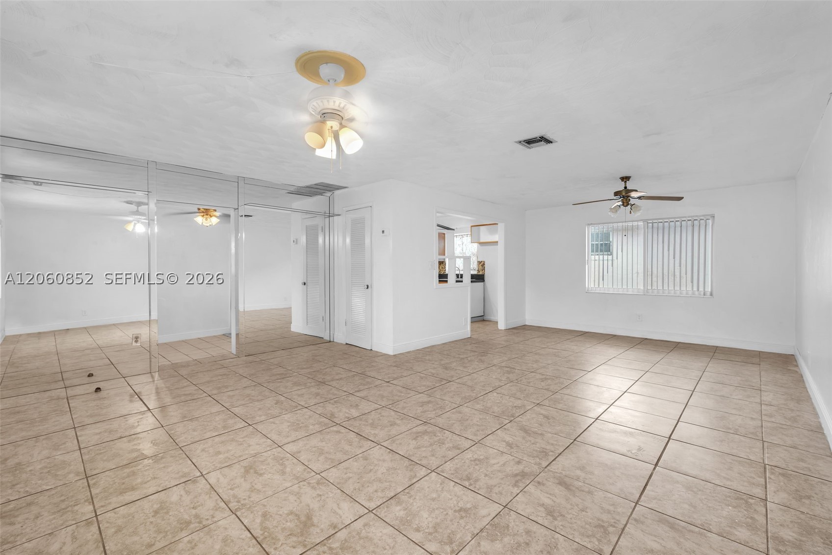 2301 Sw 48th Ave Property Photo 3