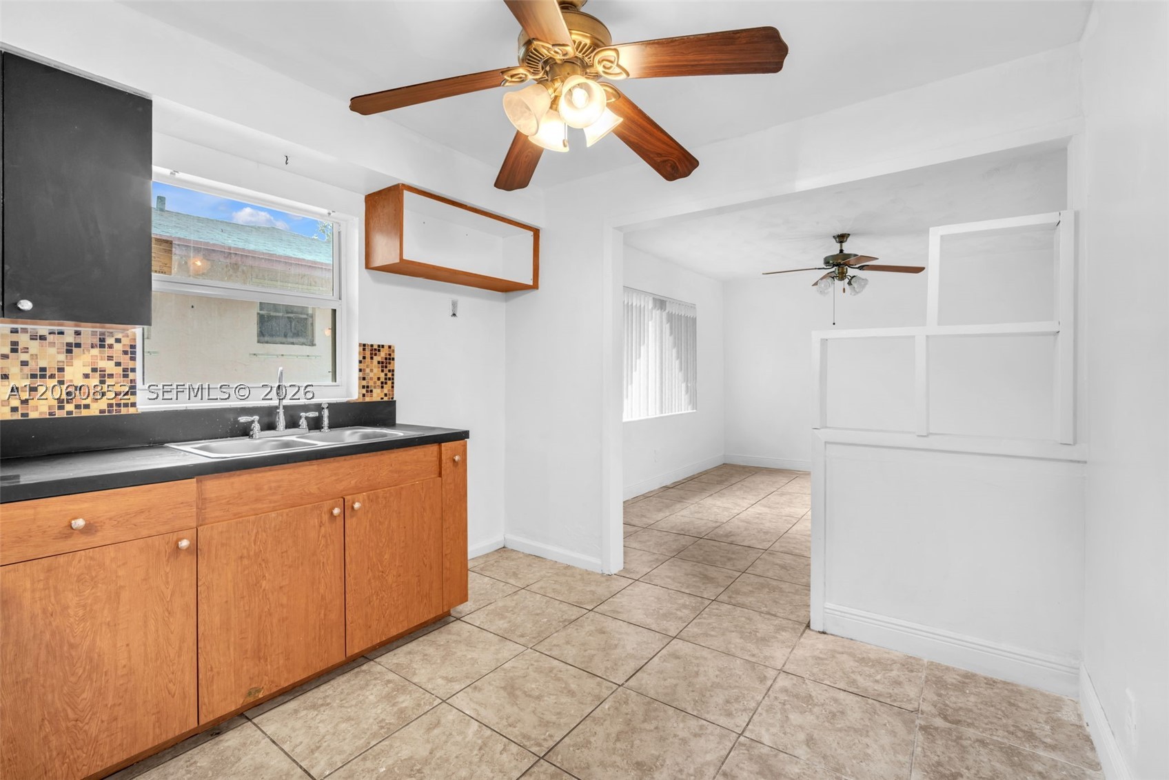 2301 Sw 48th Ave Property Photo 4