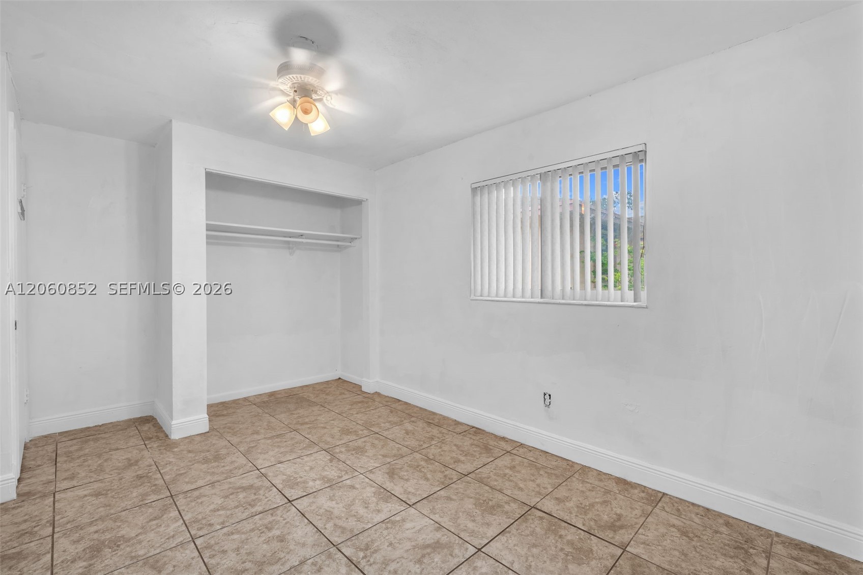 2301 Sw 48th Ave Property Photo 8