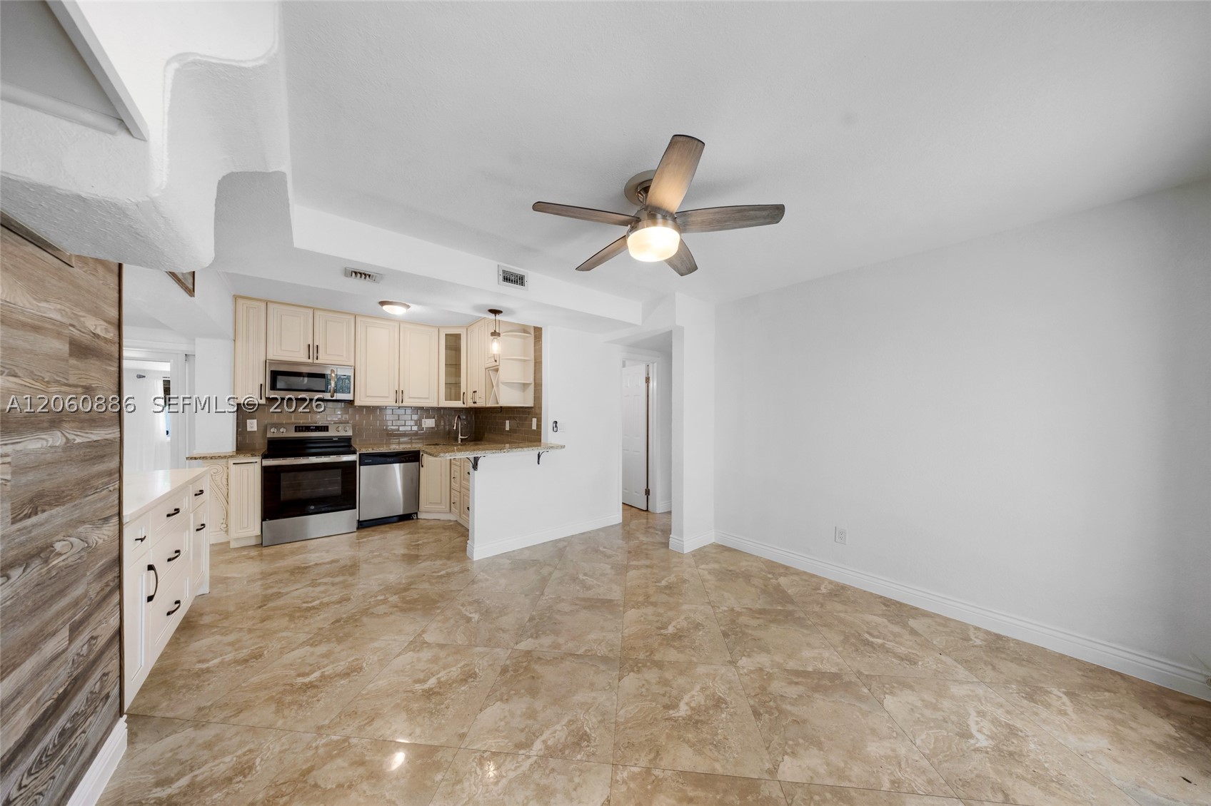 1837 Ne 48th Ct 0 Property Photo 5