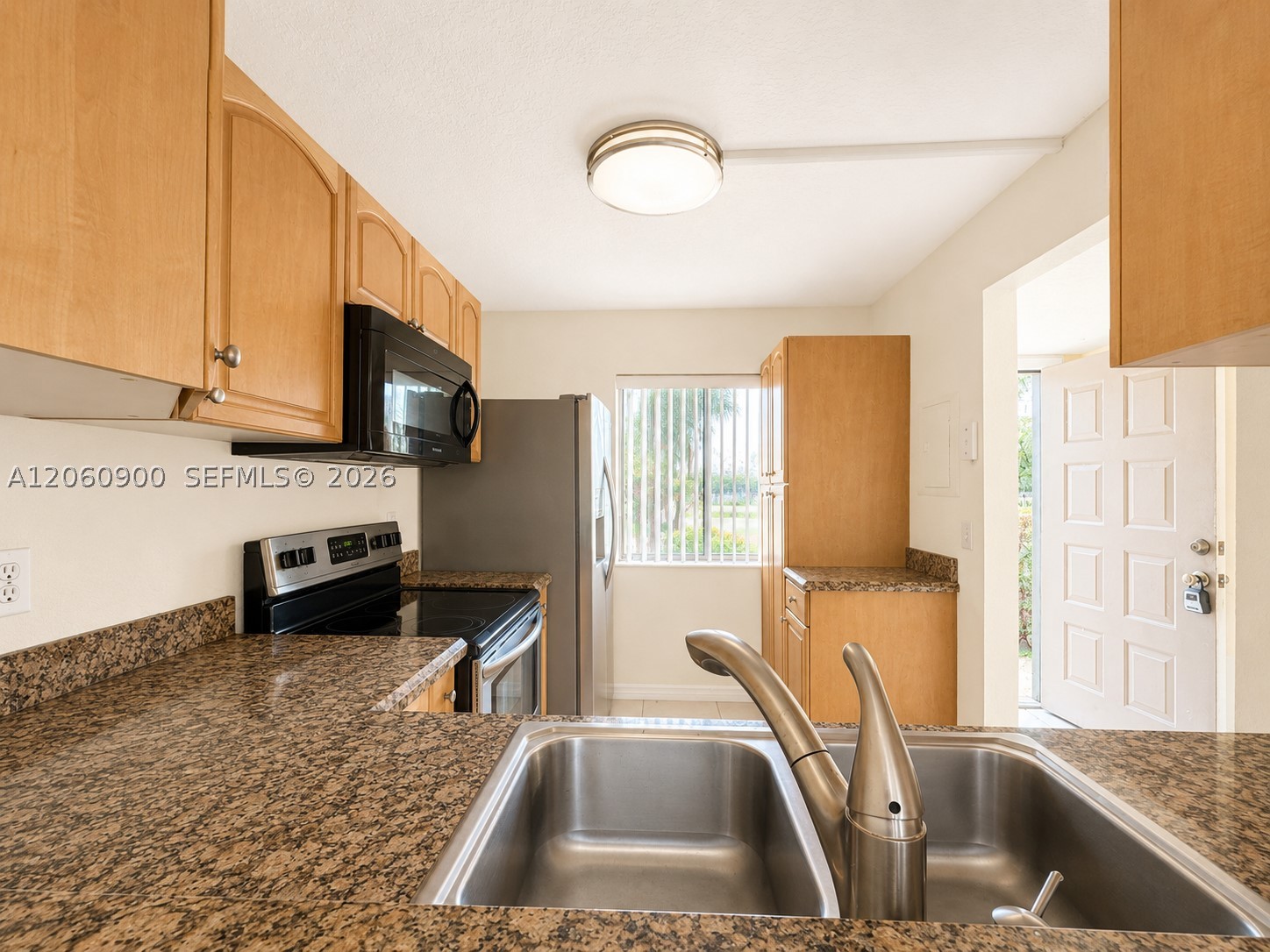 6585 Somerset Dr 103 Property Photo 6