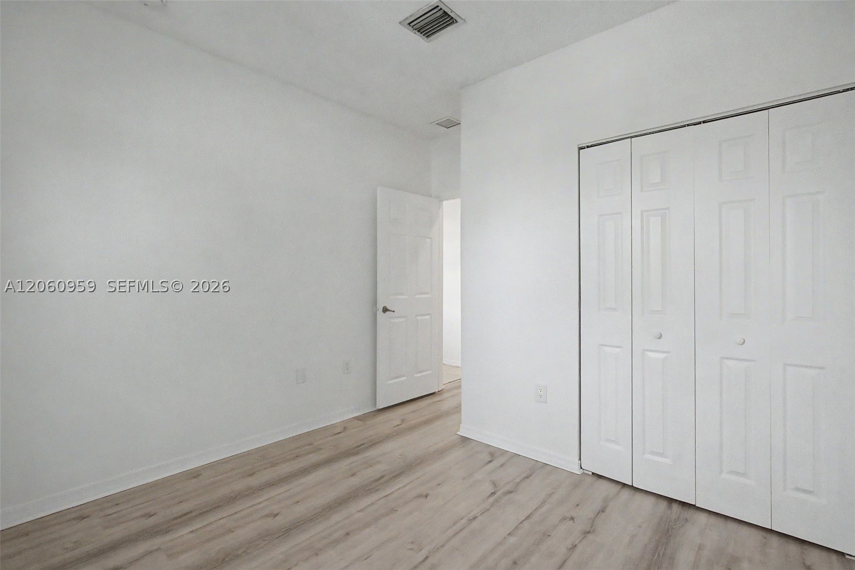 975 Ne 42nd Ter 975 Property Photo 6