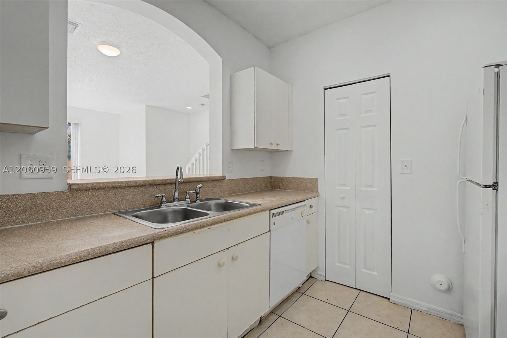 975 Ne 42nd Ter 975 Property Photo 10