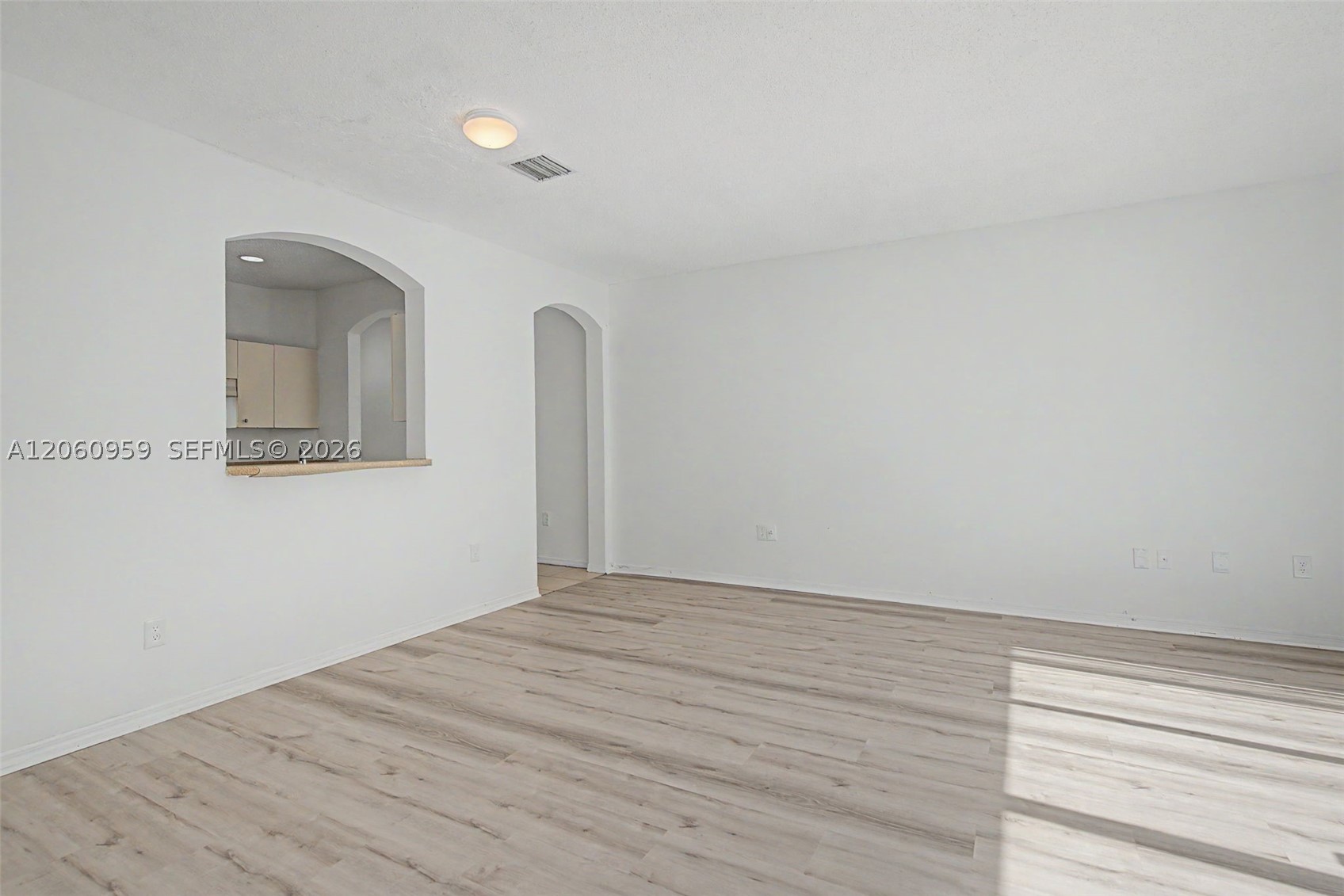 975 Ne 42nd Ter 975 Property Photo 11