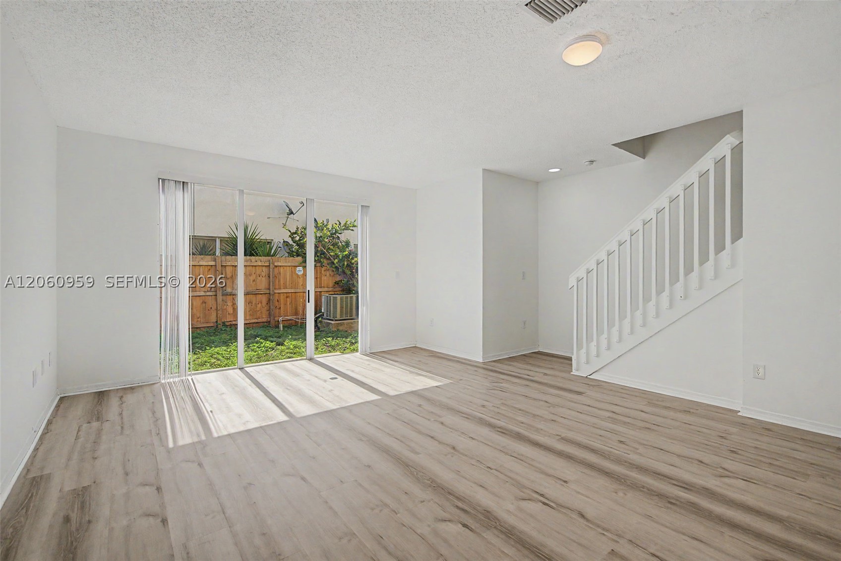 975 Ne 42nd Ter 975 Property Photo 13