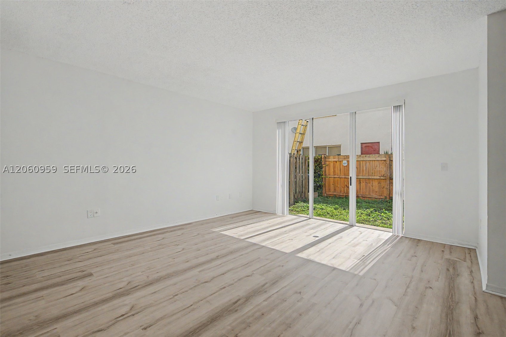 975 Ne 42nd Ter 975 Property Photo 14