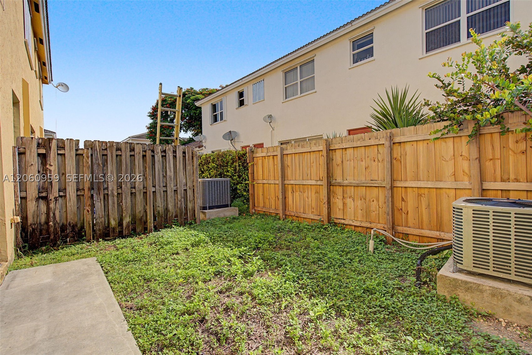 975 Ne 42nd Ter 975 Property Photo 15