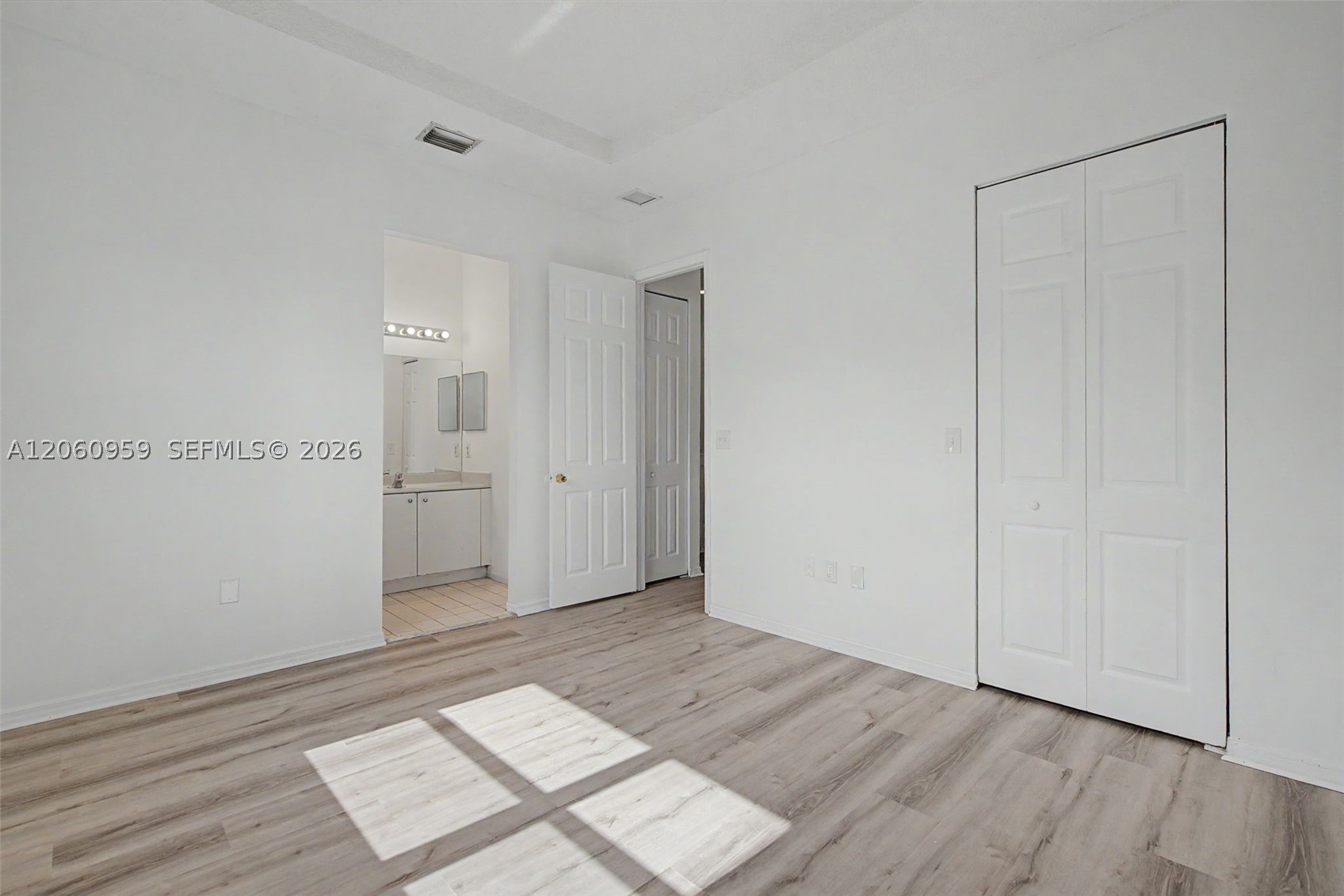 975 Ne 42nd Ter 975 Property Photo 19