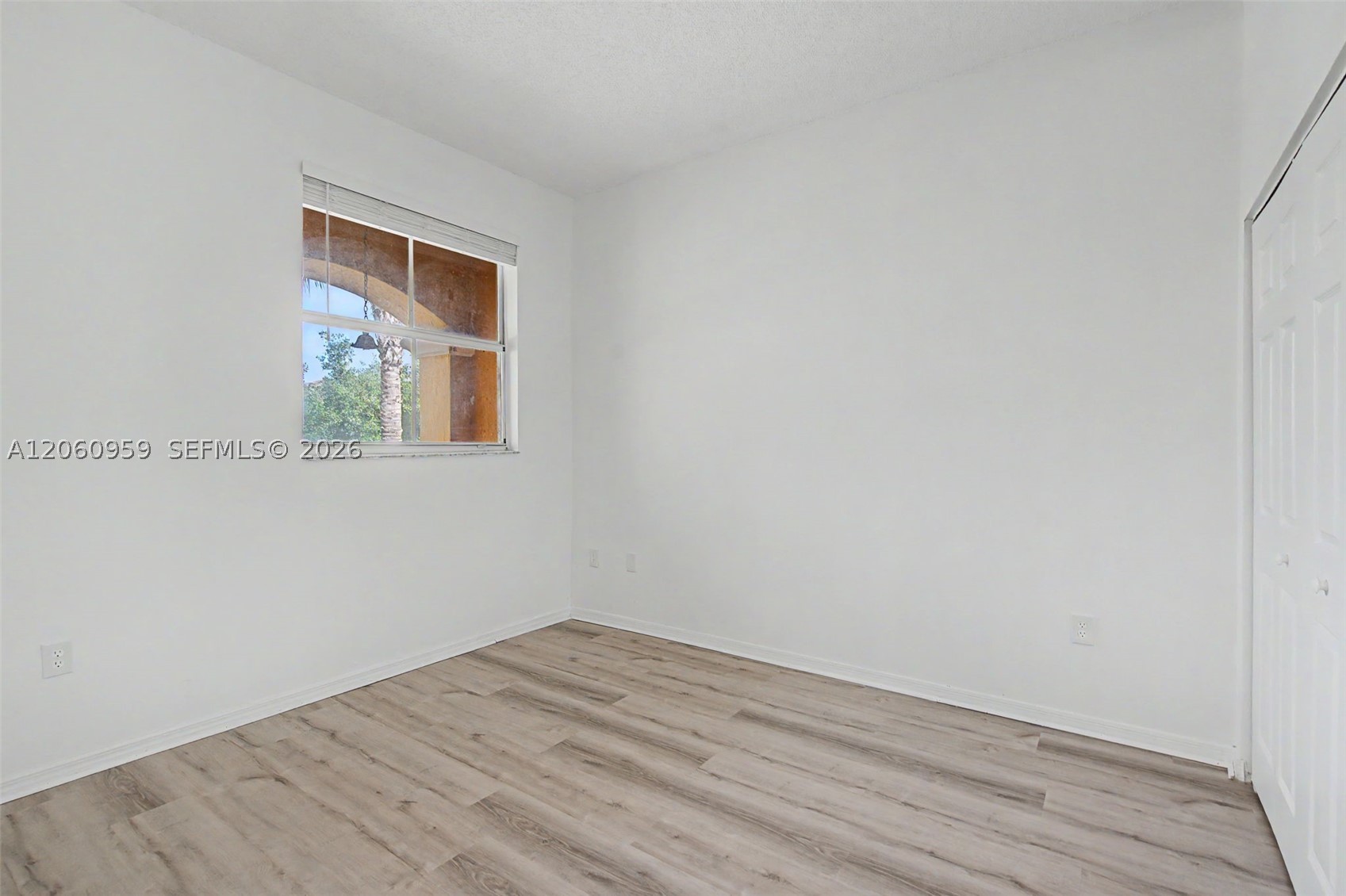 975 Ne 42nd Ter 975 Property Photo 25