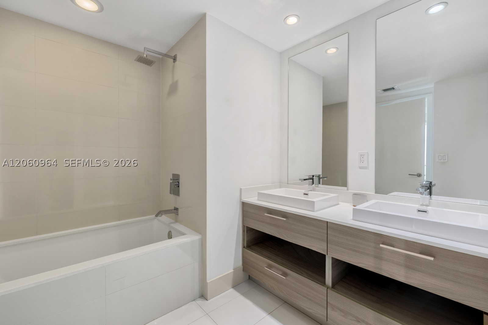 1300 S Miami Ave 2103 Property Photo 17