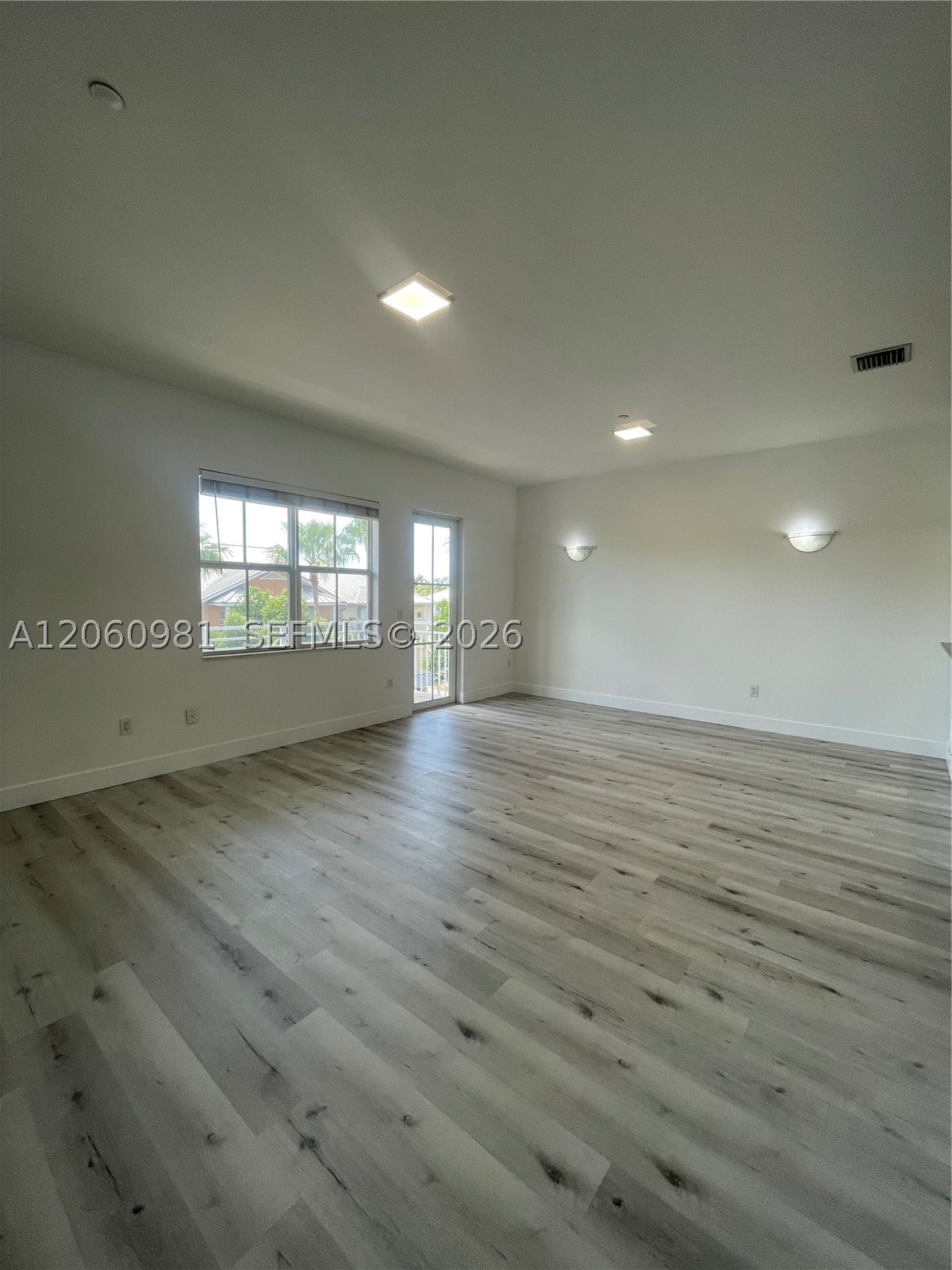 412 Sw 13th Ter 412 Property Photo 14
