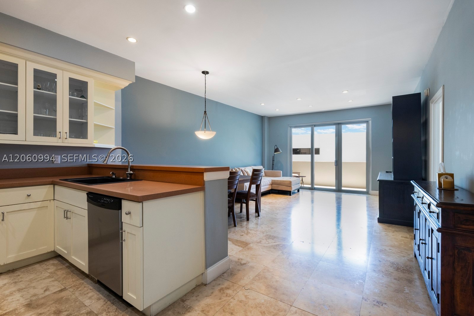 5 Island Ave LE Property Photo 1