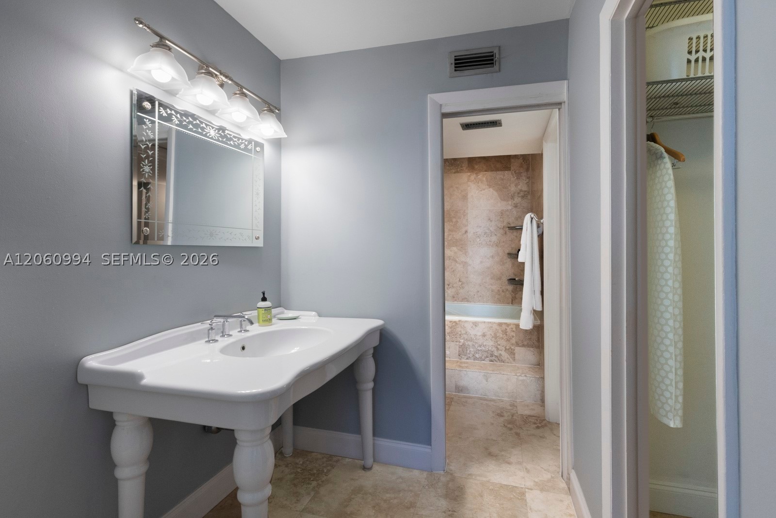 5 Island Ave Le Property Photo 9