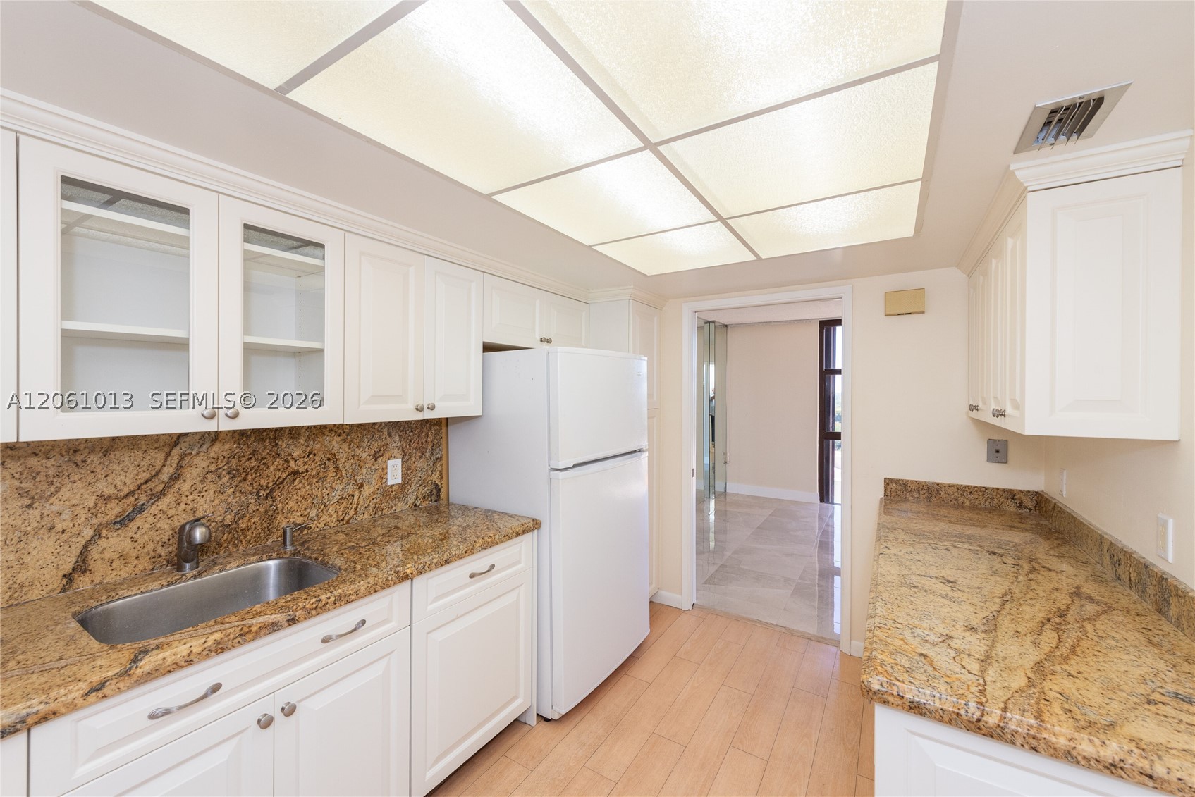 600 Biltmore Way 1014 Property Photo 8