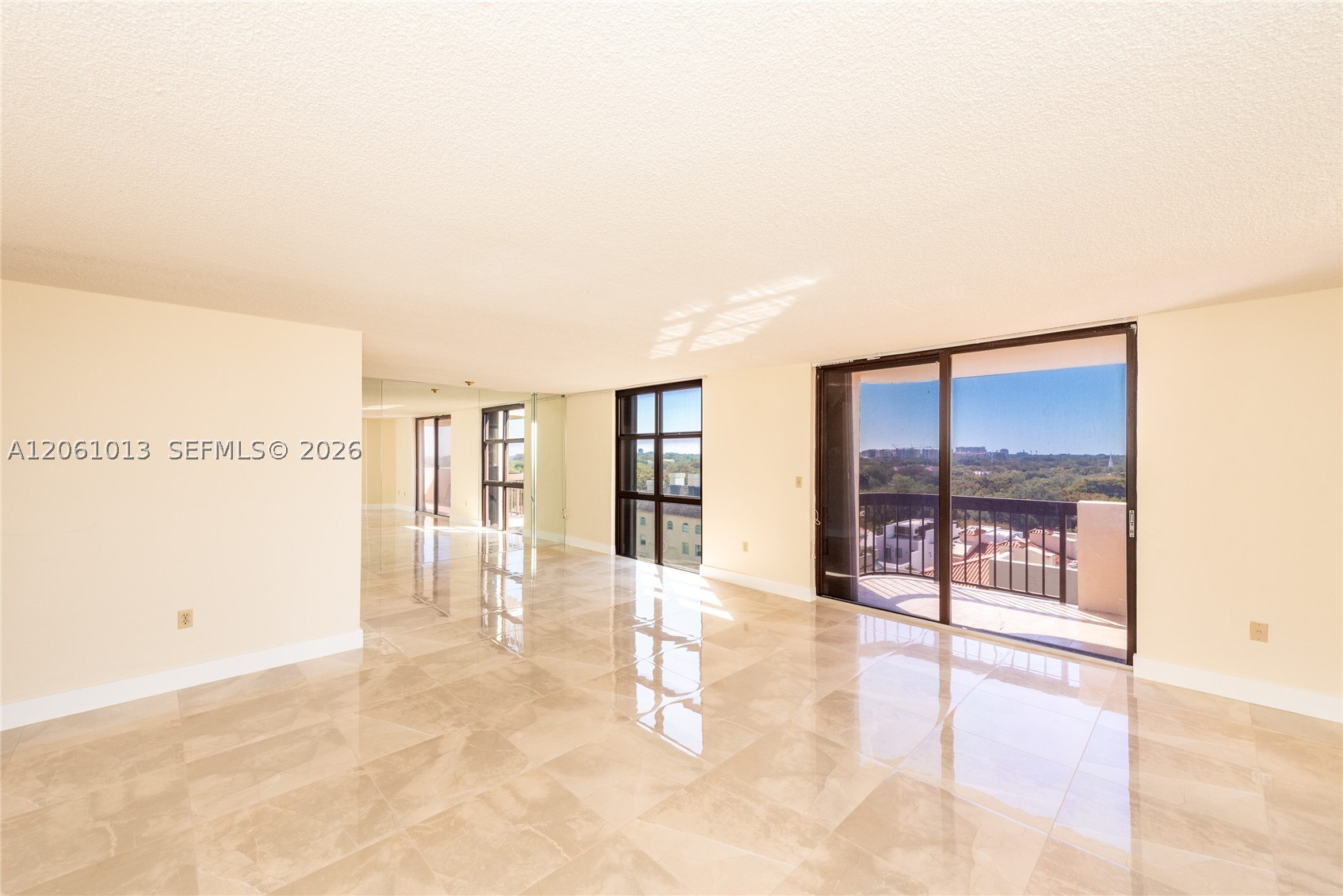 600 Biltmore Way 1014 Property Photo 10