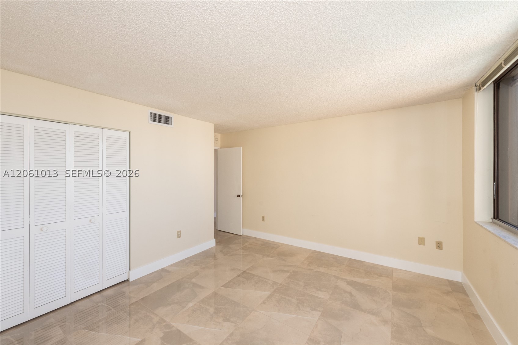 600 Biltmore Way 1014 Property Photo 15